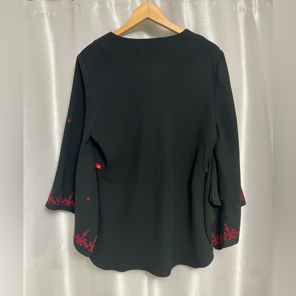 Anne Carson Black & Red Embroidered V-Neck Blouse - Picture 2 of 3